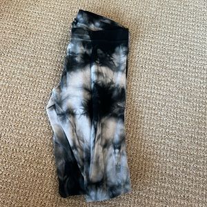 Brandy Melville tie dye leggings
